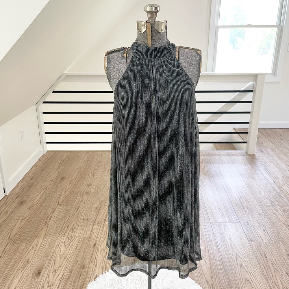 ⚫️ 
NWT S black and silver sparkly, mock neck, mini dress